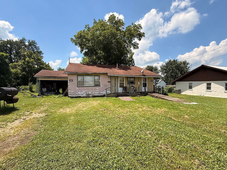 8th image of 205 S Lake Street