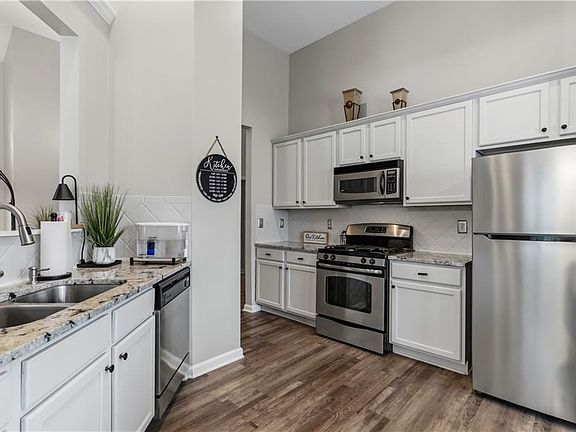 5th image of 2940 Haynes Club Cir