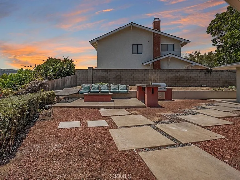 23932 Flores Ave — Photo 32