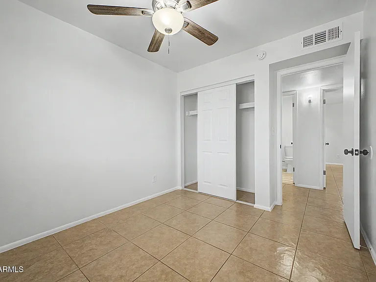 9010 W Griswold Rd — Photo 23