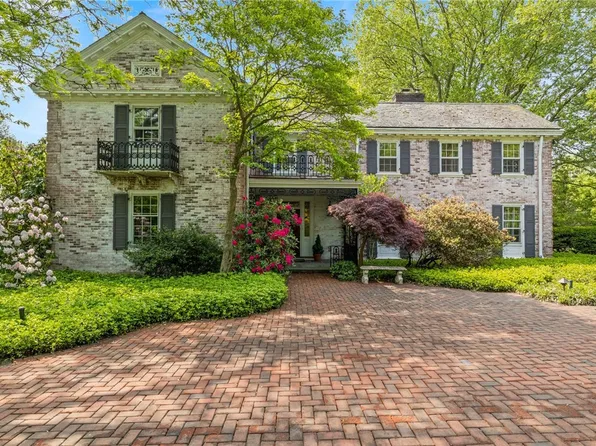 16 Mitchell Rd, Pittsford, NY 14534