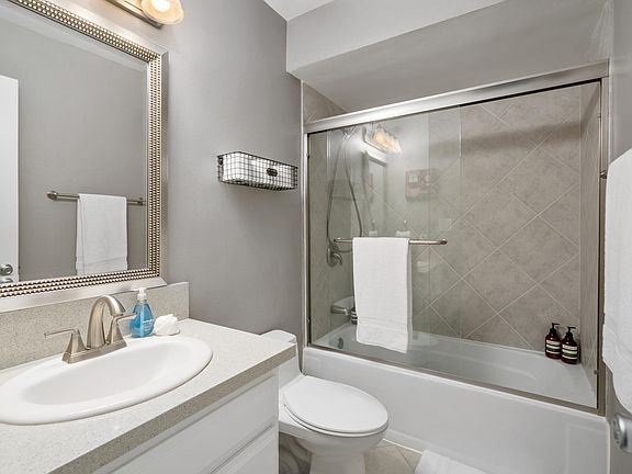 4th image of 21900 Marylee St Unit 263