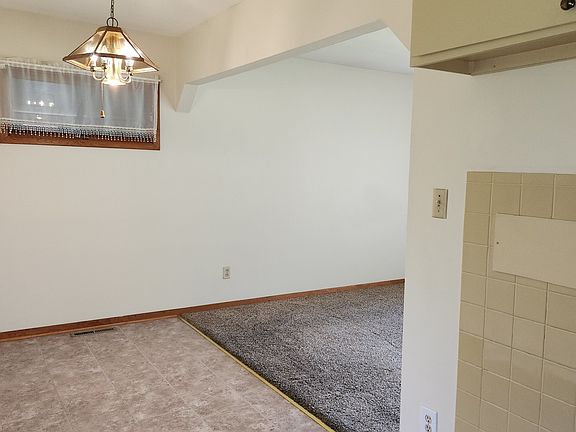 5th image of 805 Garfield St