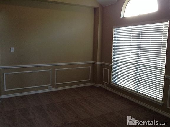 3rd image of 1806 Highmeadow St