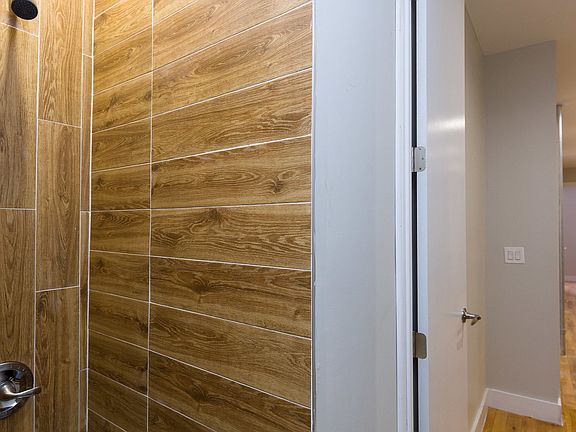 4th image of 197 Irving Ave #3F