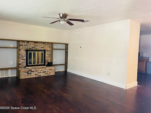 3rd image of 2235 Macedo Rd NE