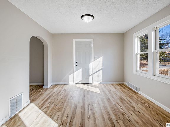 2nd image of 4502 Spring St