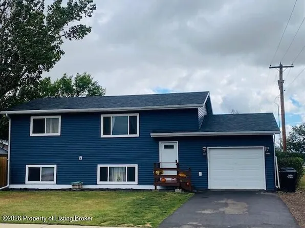 104 6th St SW, South Heart, ND 58655