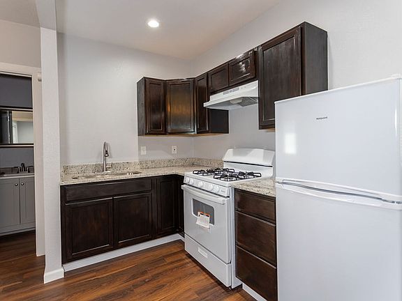 2nd image of 2812 Porter Ave #1