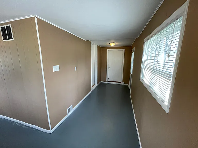 1627 Blaine Ave — Photo 32