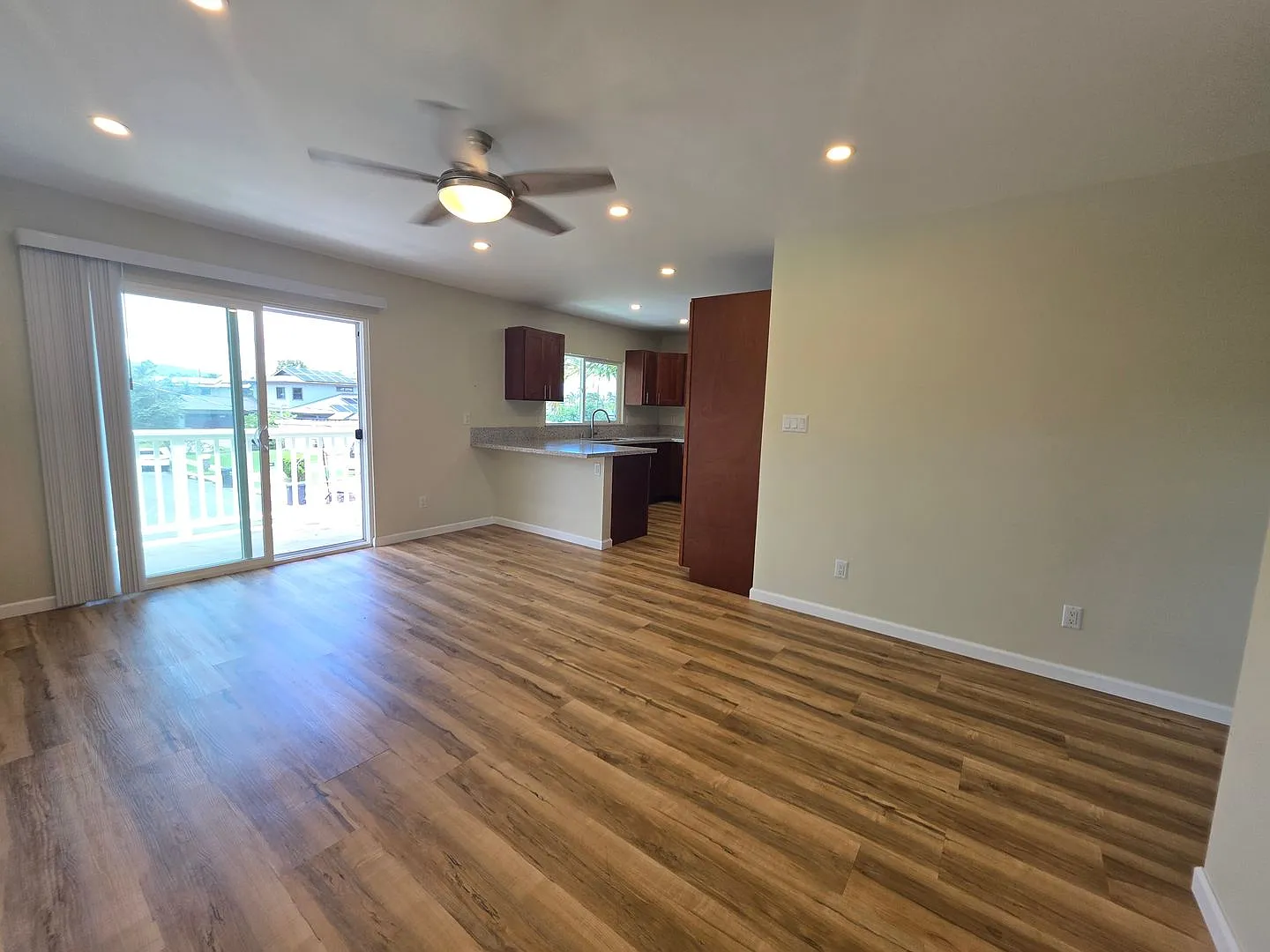 Available Now! 2 Bed, 2 Bath, 2 Tandem Parking — Photo 3