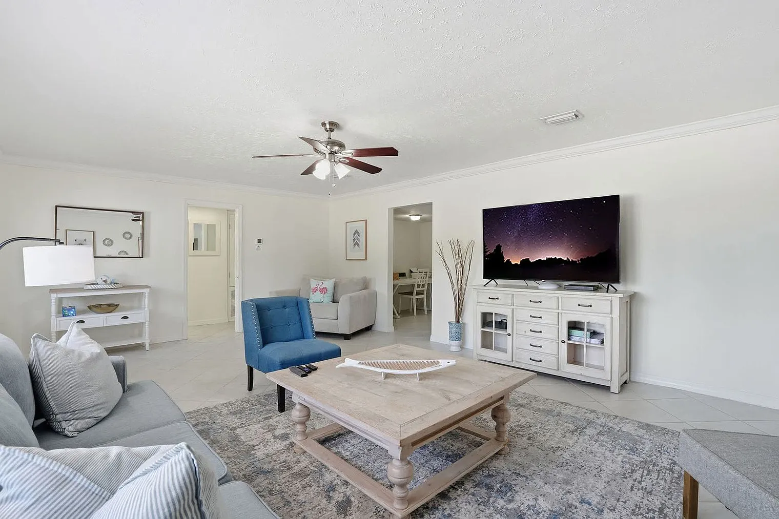 3 bed, 2.0 bath, 1657 sqft, $4,445 — Photo 1