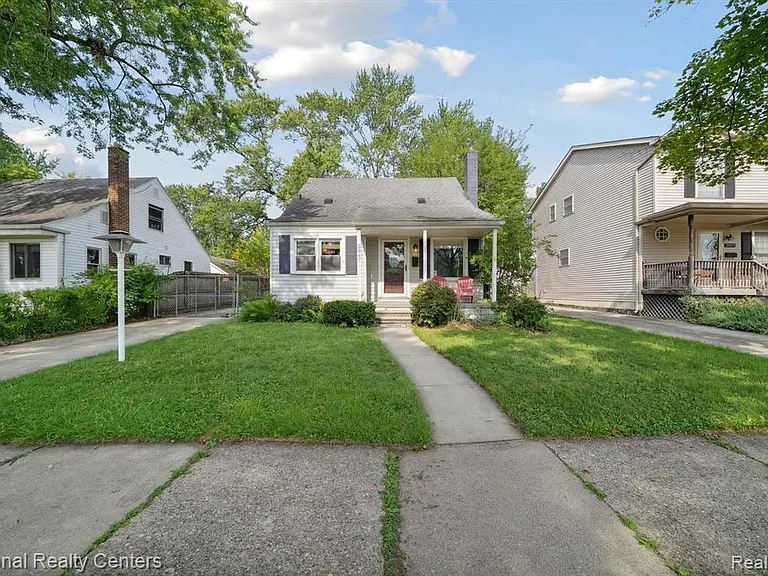 3047 Cummings Ave — Photo 1