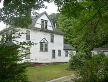2nd image of 26 Center Rd