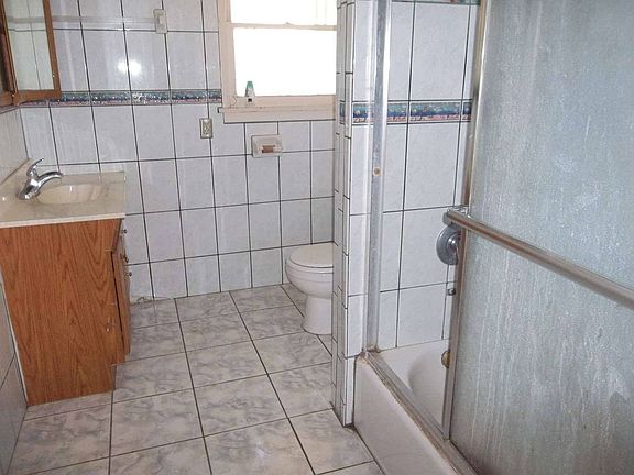 5th image of 1537 W 147th St