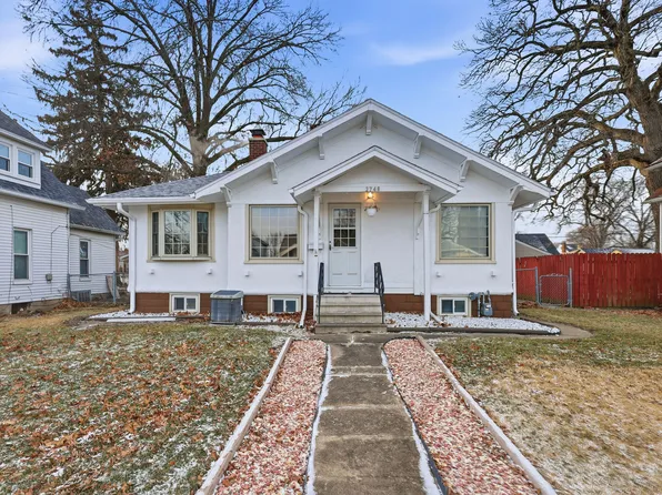 2748 12th Ave, Moline, IL 61265
