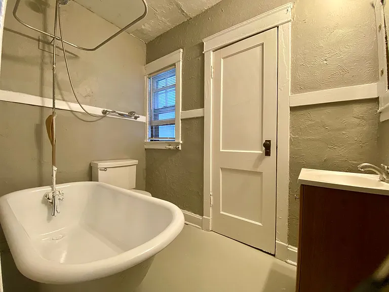 4245-47 Harrison Street & 1002-1006 E 43rd Street — Photo 27