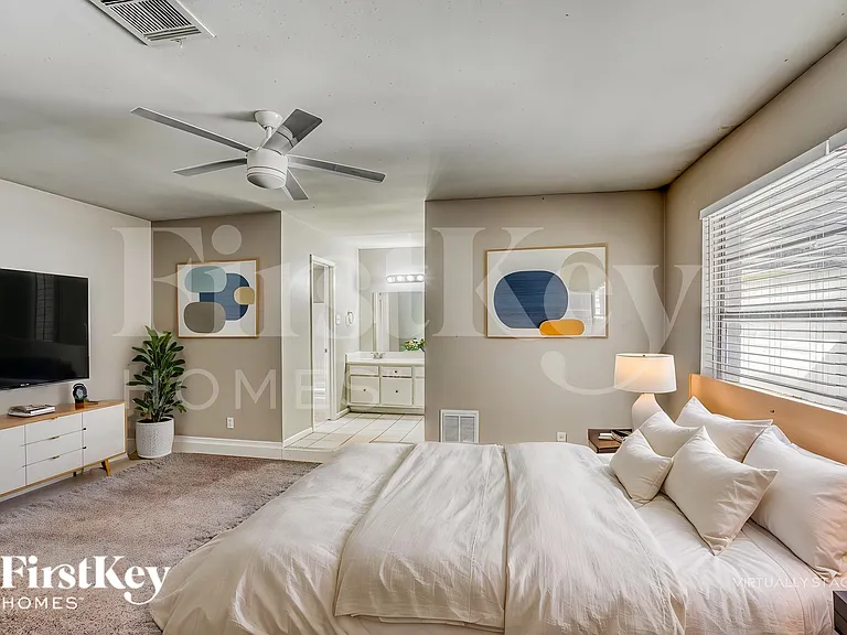 6610 Rowell Ct — Photo 11