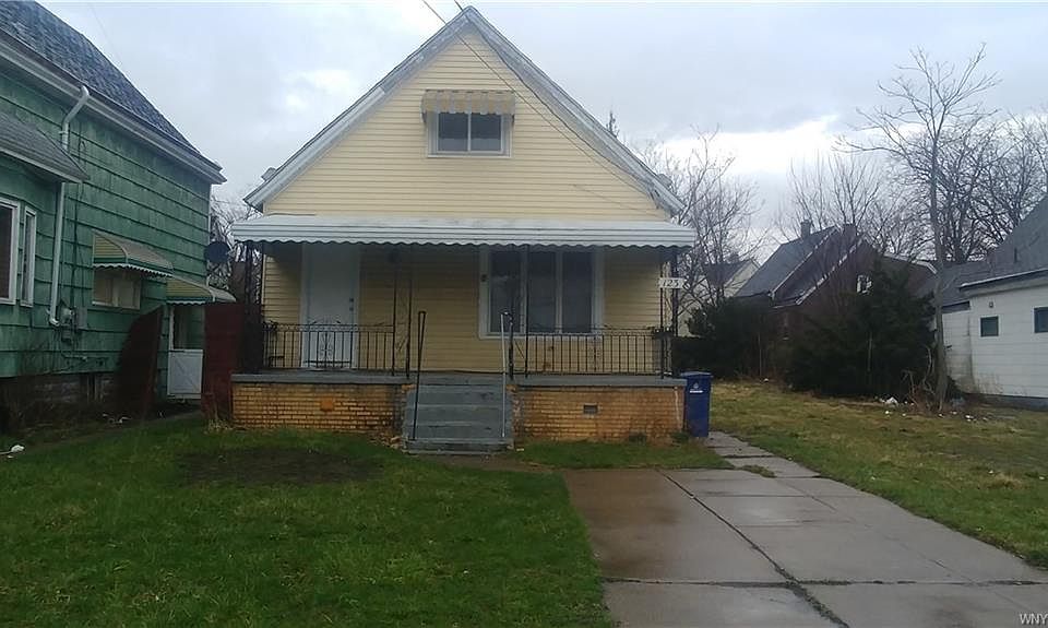 1st image of 123 Young St