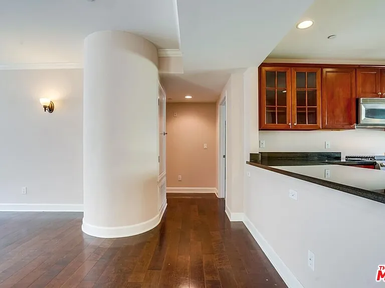 1522 Amherst Ave #402 — Photo 12