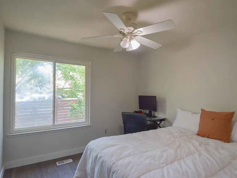 1321 Astoria Dr — Photo 45