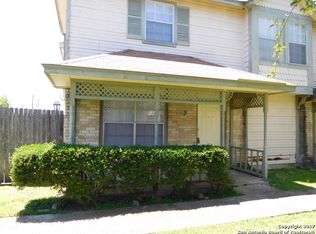 11611 Capotillo APT 3, San Antonio, TX 78233
