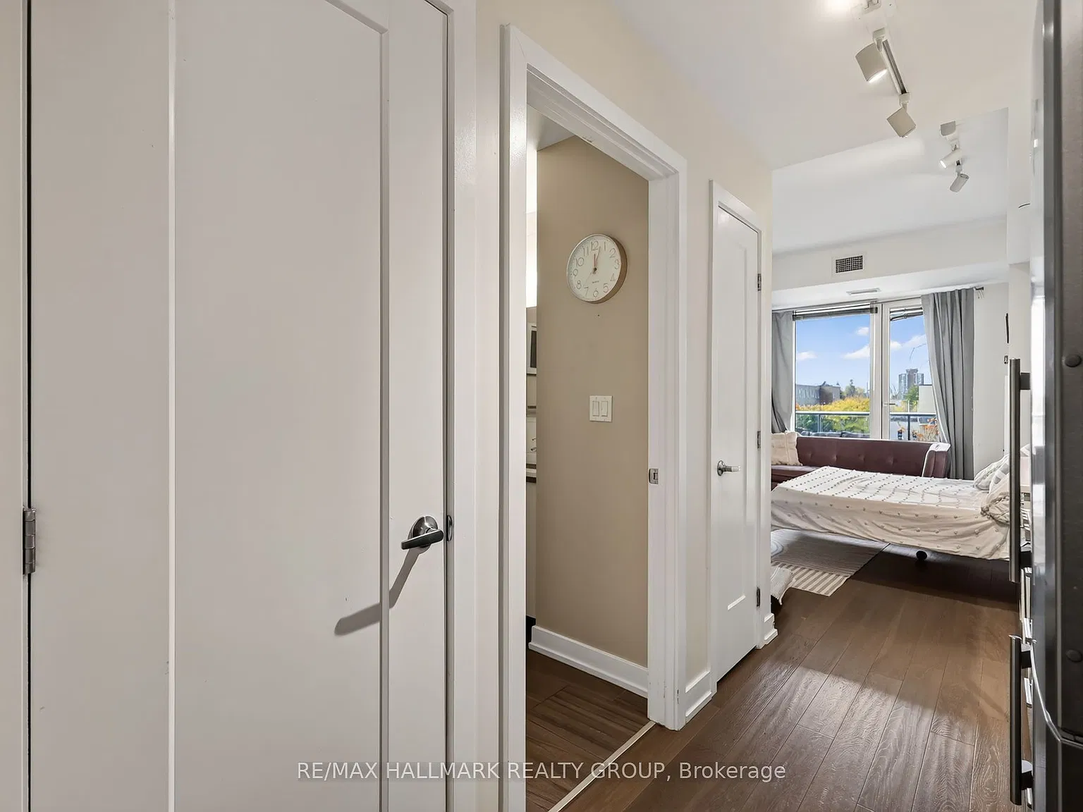 Studio, $1,600 — Photo 4
