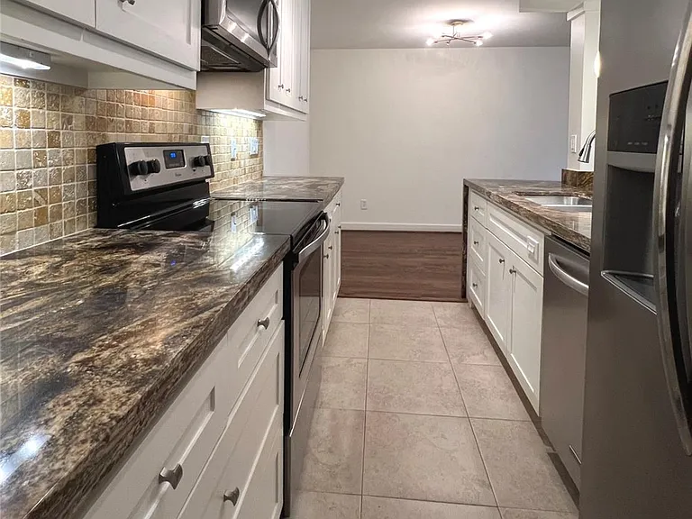 1601 S Shepherd Dr #161 — Photo 11