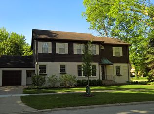 1021 S Washington Ave, Park Ridge, IL 60068