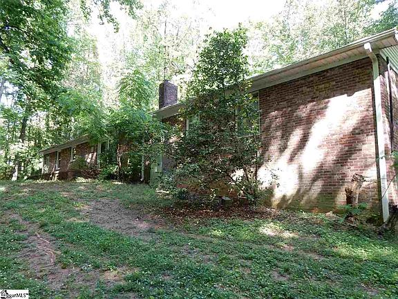 5th image of 15 Regent Dr