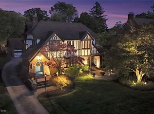 2055 Riverside Dr, Lakewood, OH