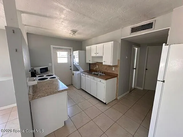 411 Jefferson Ave — Photo 6