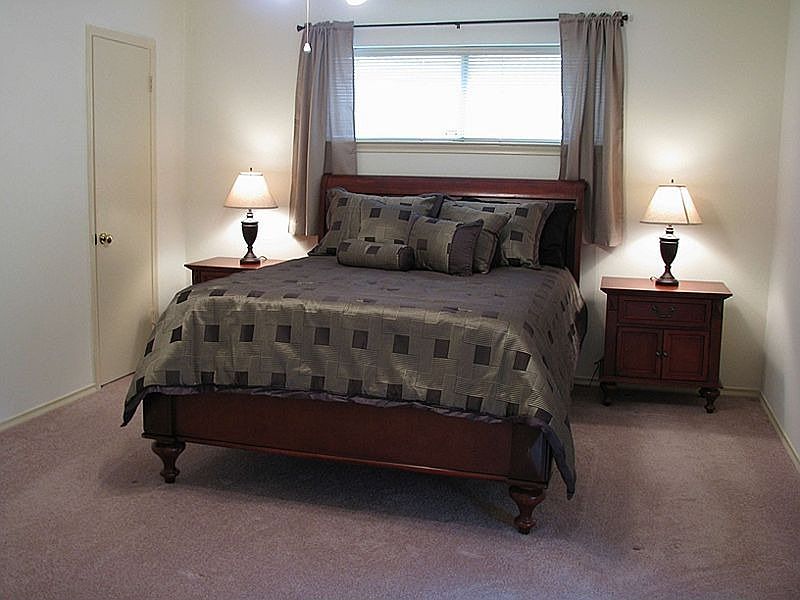 2nd image of 10039 Venetian Way