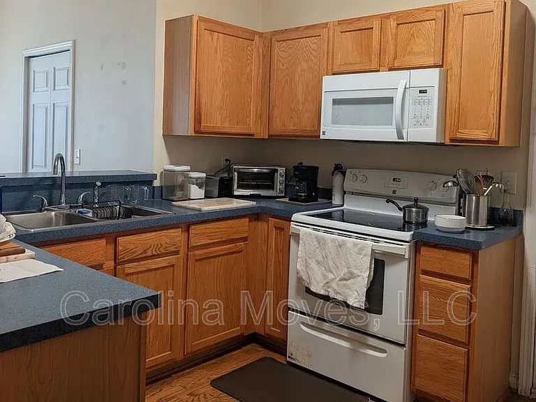 518 Grafton Ct — Photo 7