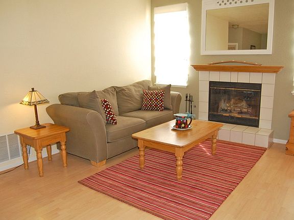 Family Room w/Fireplace