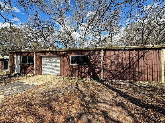 5th image of 326 Thomas Ln