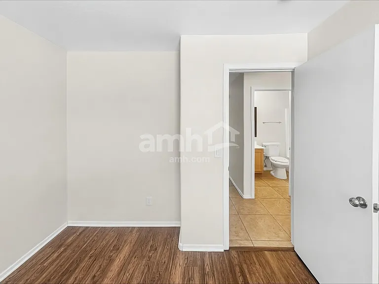 15872 W Adams St — Photo 16