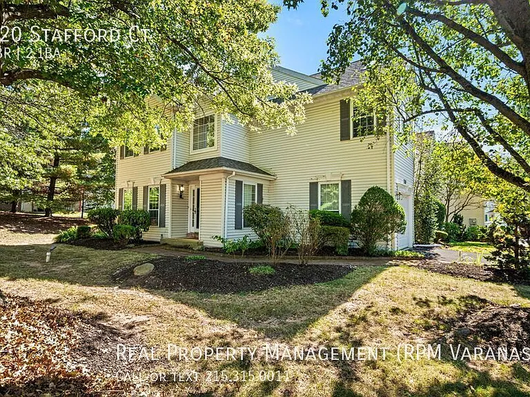 720 Stafford Ct — Photo 3