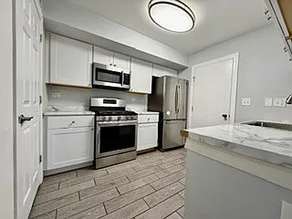 345 Gregory St — Photo 7