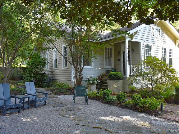 3rd image of 3135 Cloverdale Rd
