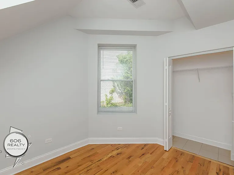 West Wicker Park Apts! — Photo 9