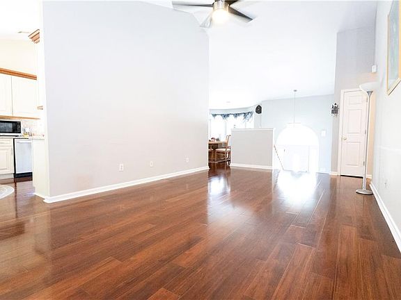 2nd image of 315 Myrtlewood Ter