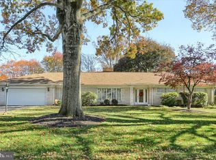 864 Hilltop Rd, Lemoyne, PA 17043