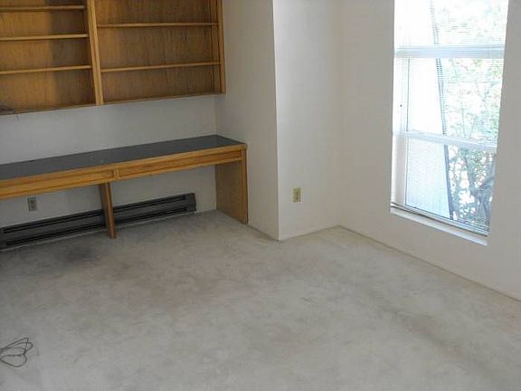 Built in Desk in 2nd BR