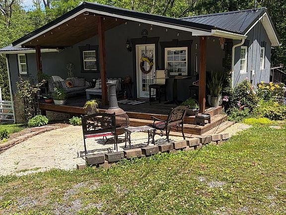 3rd image of 204 Raccoon Ln