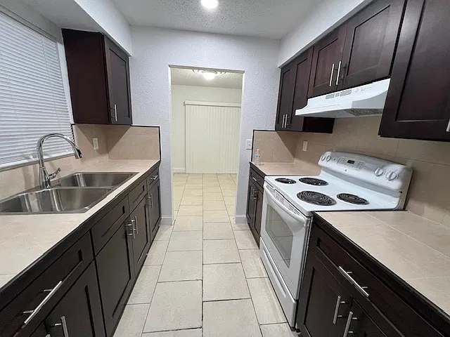4 bed, 1456 sqft, $2,500 — Photo 4