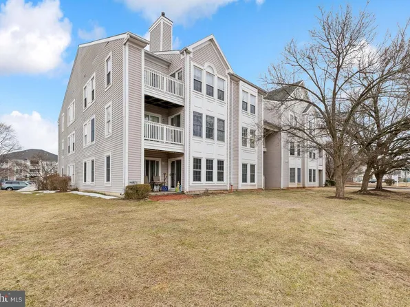 11021 Folksie Ct APT 102, Manassas, VA 20109