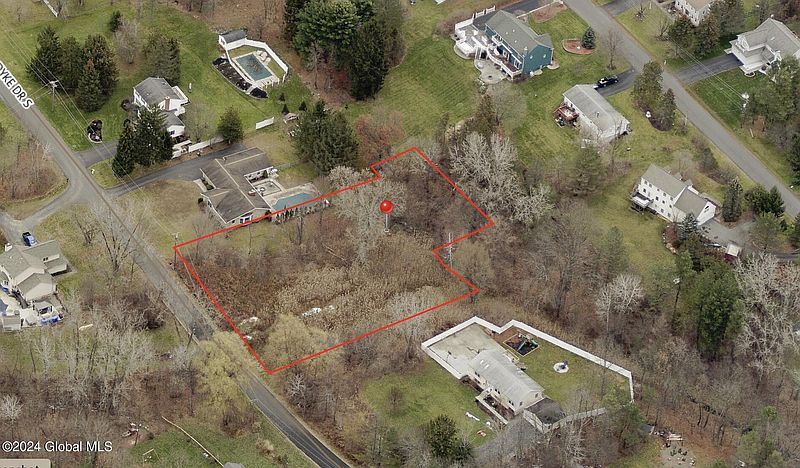 3rd image of L6.120 Van Dyke Dr S