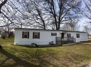 690 11th St NE, Linton, IN 47441