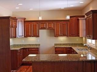 5710 Clay Ridge Dr, Dubuque, IA 52002